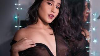 MonicaWalkert's Feet Show