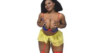 SkyllerFoxy's Feet Show