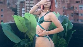 NikkyyRed's Feet Show