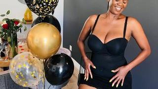ChocBustyBoobsx's Feet Show
