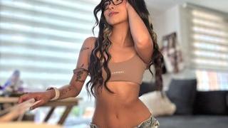 AryStonne's Feet Show